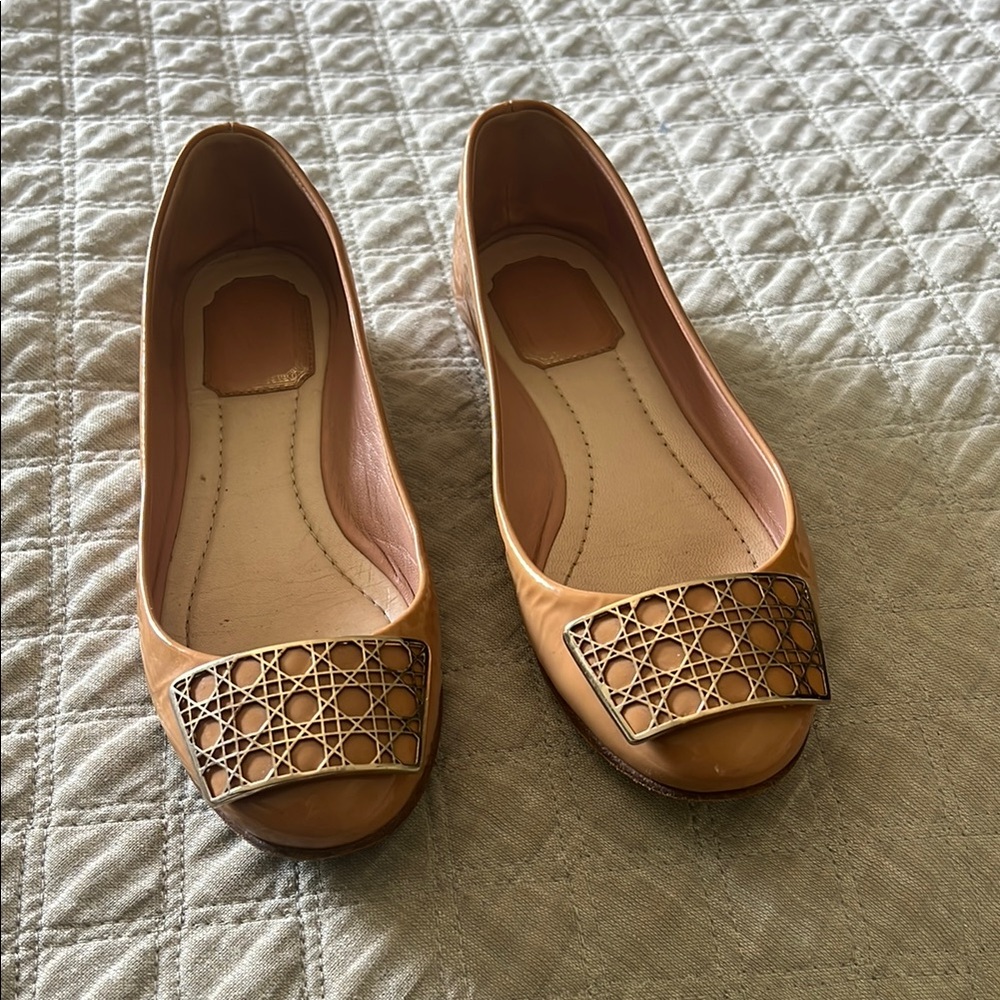 Dior Tan Flats with Woven Toe Design size 37  Or 7